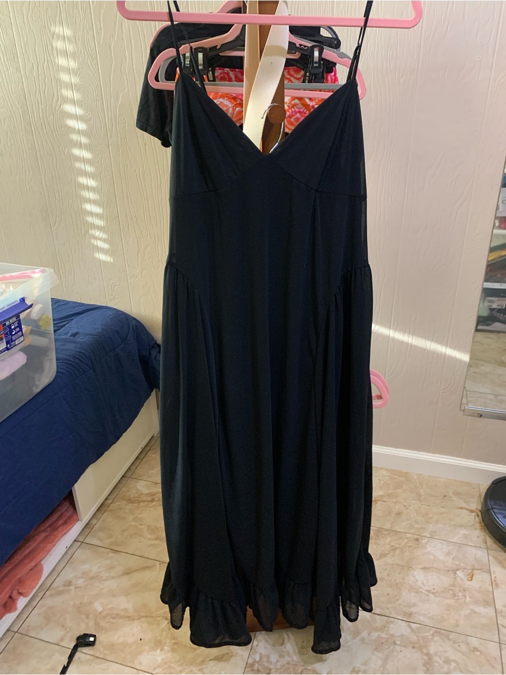 Elegant Black Spaghetti-Strap Maxi Dress